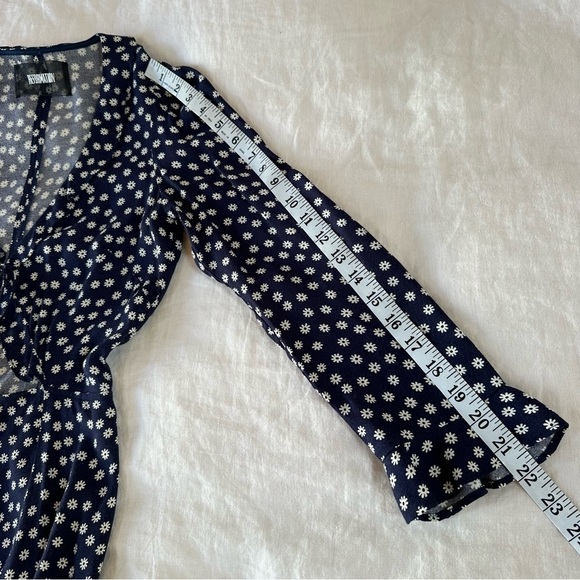 Reformation Heidi Dress in Navy Blue Daisy Print Size 2 - Picture 12 of 13